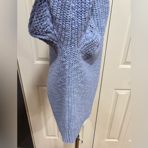 American Eagle Outfitters Light Blue V-Neck Sweater - Picture 8 of 16